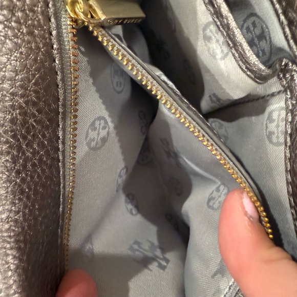 Tory Burch Gray Leather Crossbody Bag with Braided Design - Picture 3 of 5